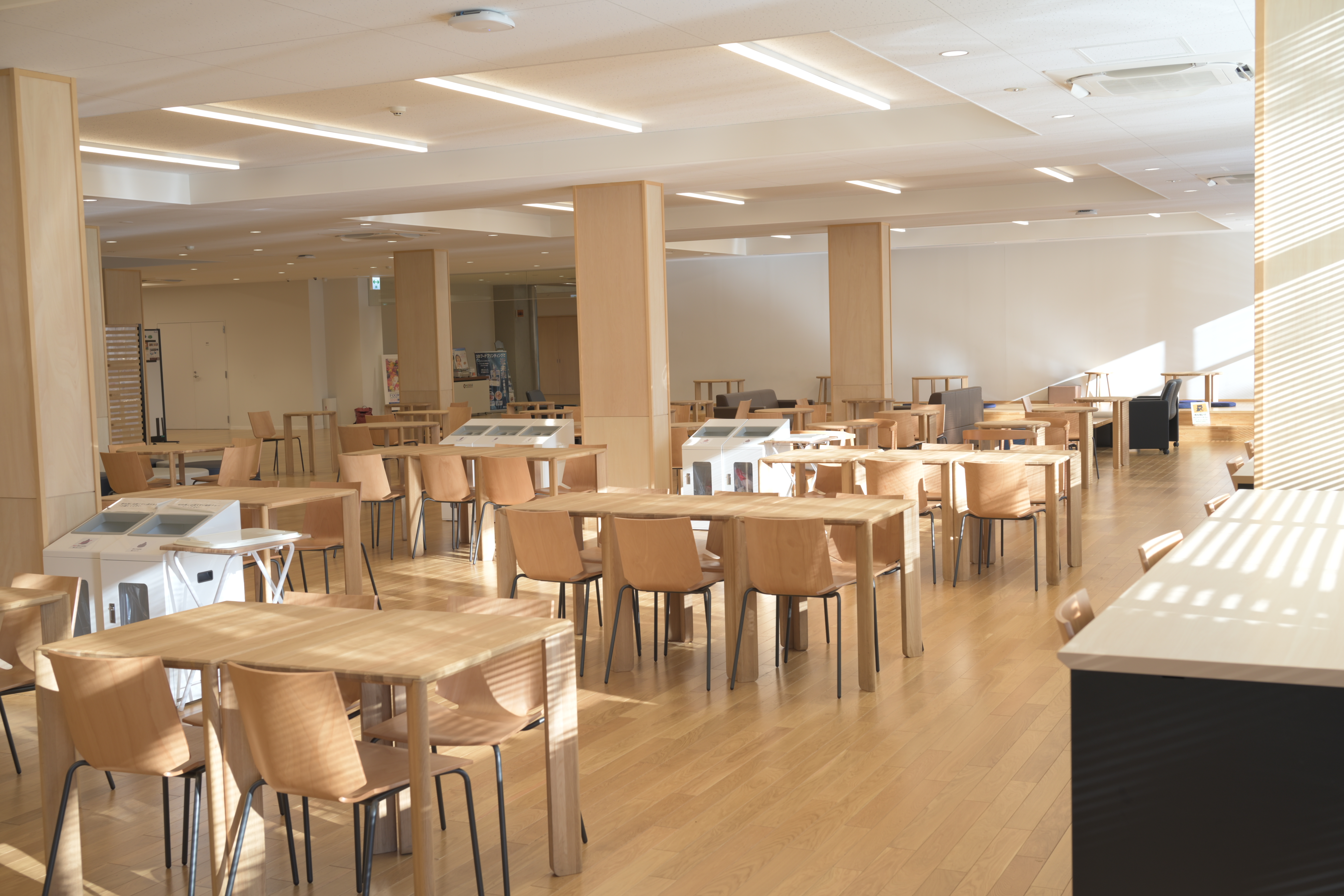 カフェテリアスペース 3