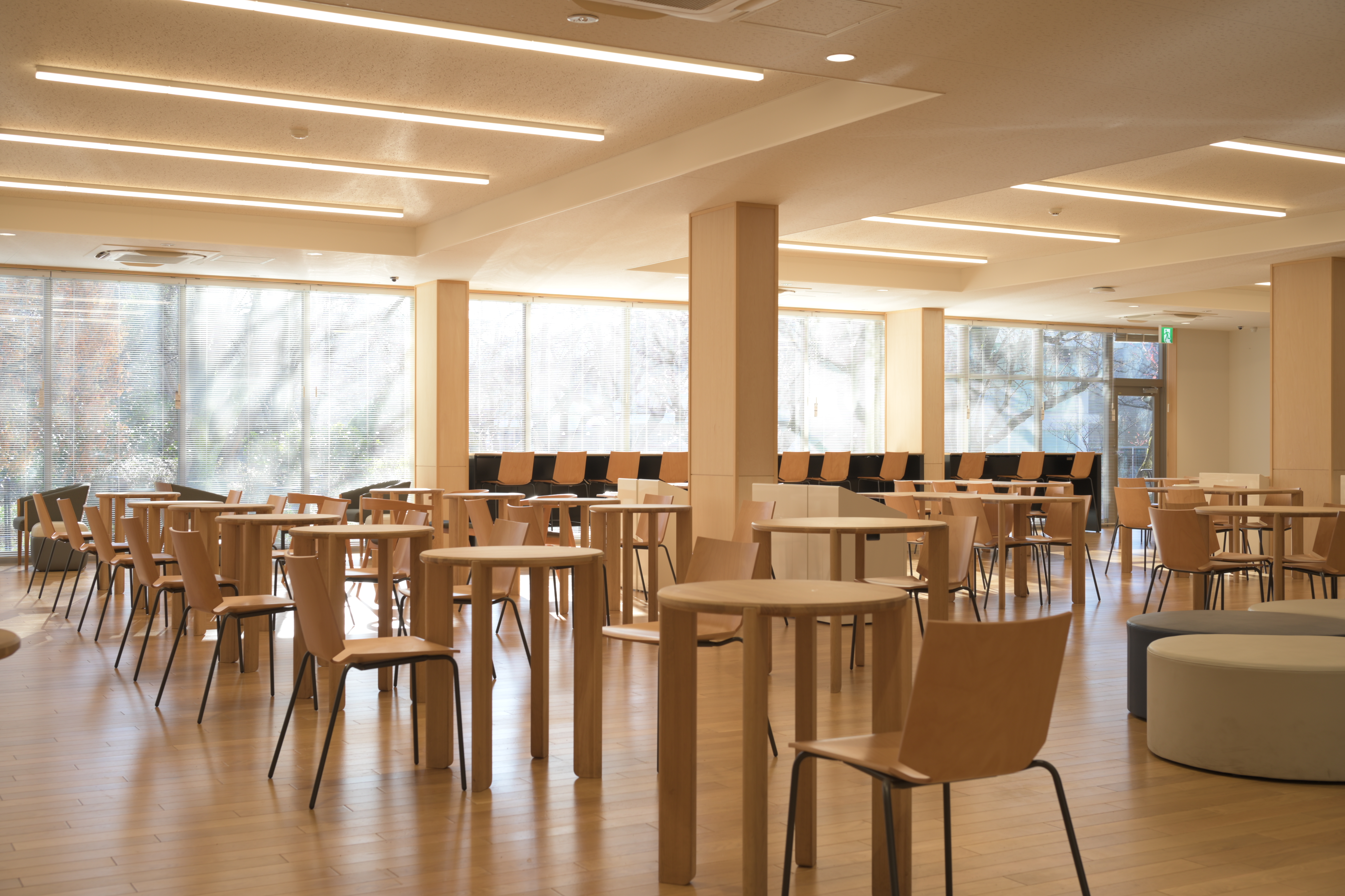 カフェテリアスペース 4