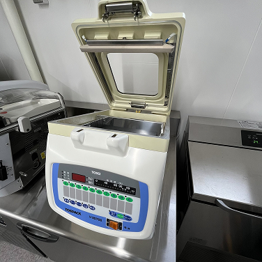 レトルトパウチ対応真空包装機